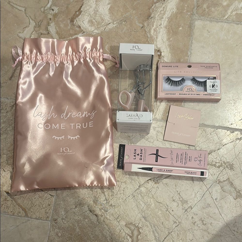 House of Lashes - NEW Eyelash Kit with Accessories